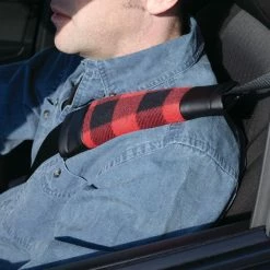 AutoTrends Canadian Seatbelt Pad, 2-pk 13 AutoTrends Canadian Seatbelt Pad, 2-pk -AutoTrends Shop canadiana seatbelt pad 2 pack e03467ab 5f75 4adb 9453 5c6fe9f6f1fe